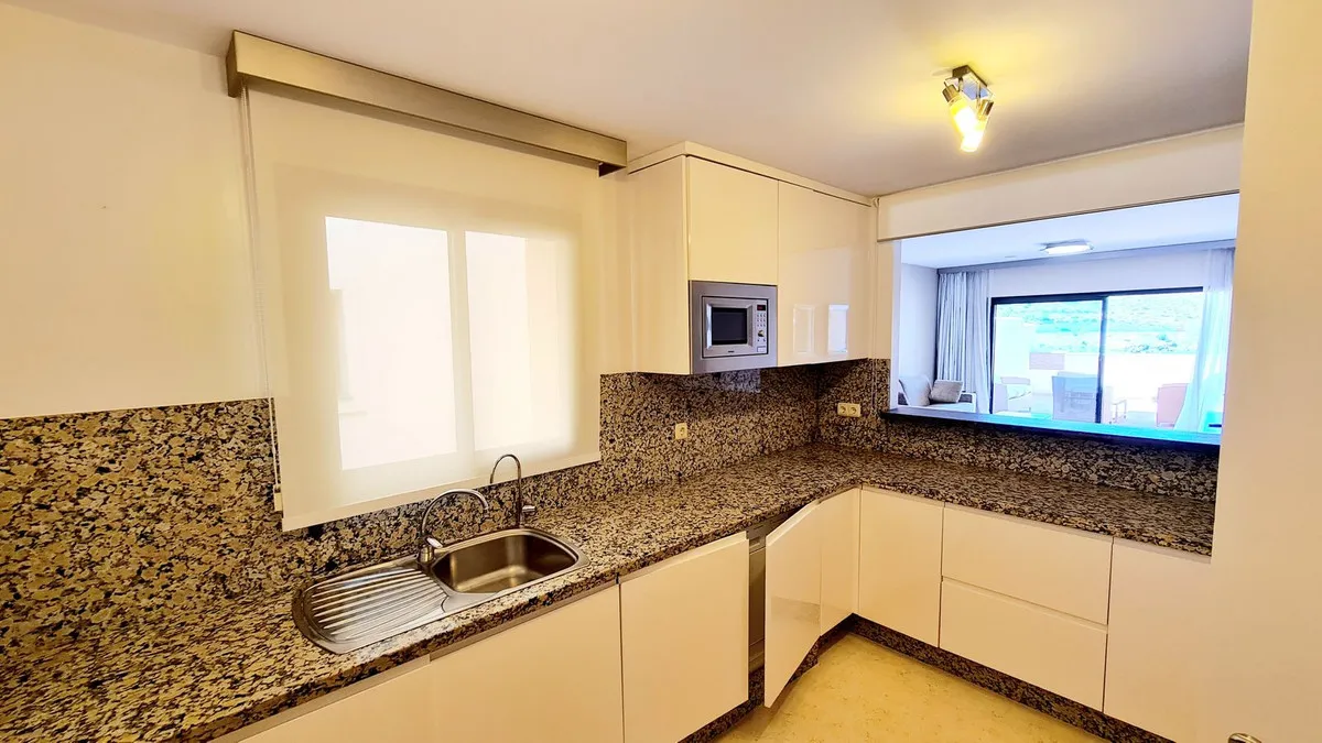 b7062d44-360f-46d5-93d6-dbdd77a56c88