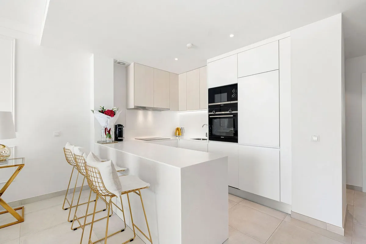 4179555d-797b-41d6-8eff-a7676e3d1217