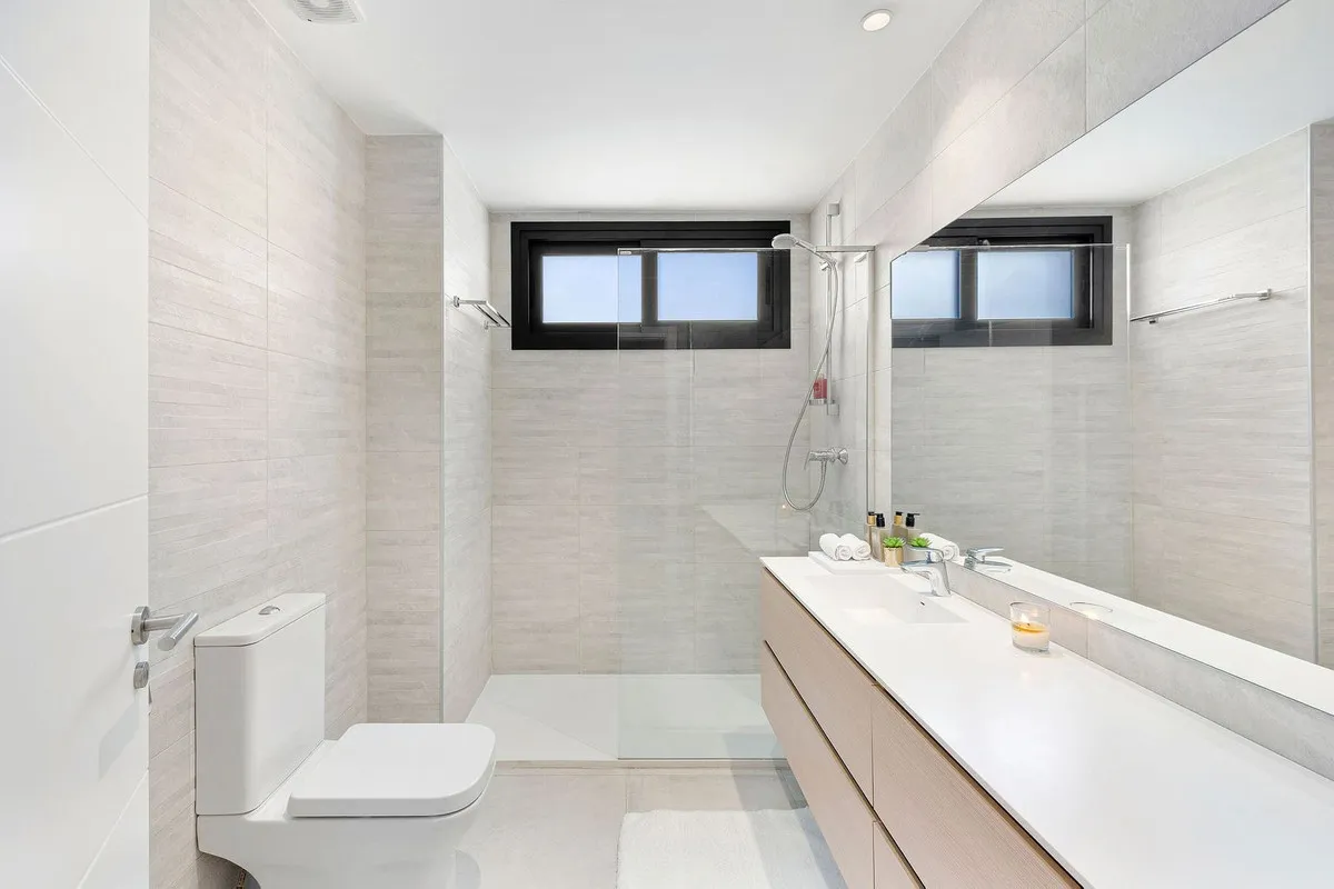 5f02e6f3-cfe0-4164-8adf-8f0538c21950