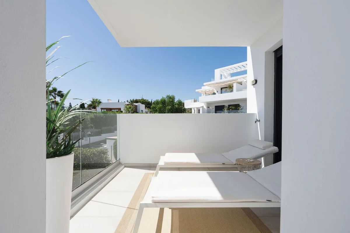 b4c2b40e-98eb-44ae-8409-d6d620111f4b