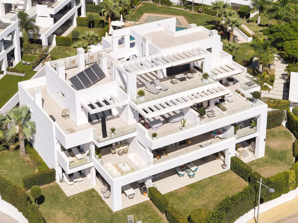 d95c9c9f-c5b6-43e8-a4ad-0fcfb0cd0865