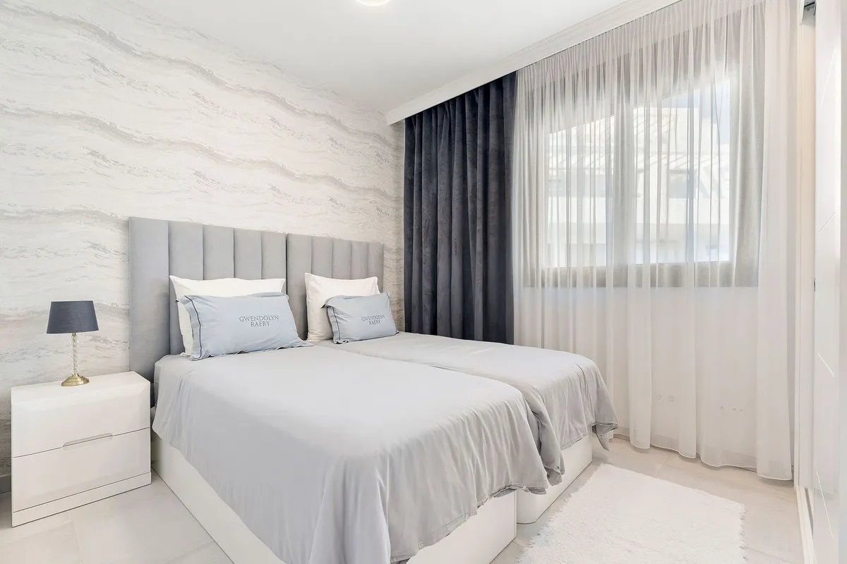 fb35fea1-a83f-4e52-ab5d-4e1fbdc2c3d8