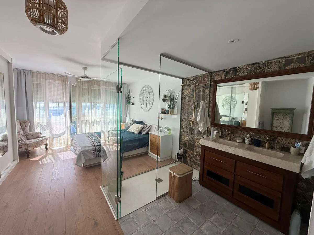 7dccd902-27d5-42b2-906a-8e43f81e90c9