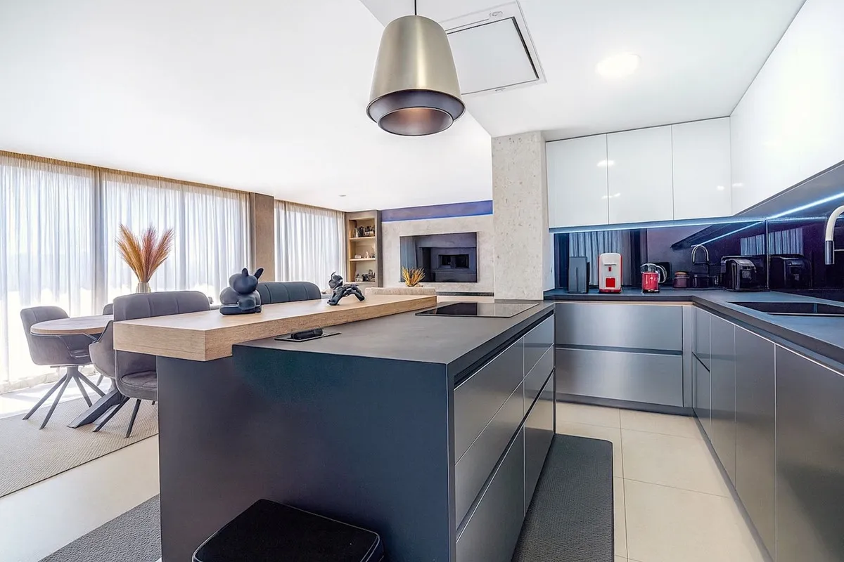 af24de7b-4f8b-467f-8ad5-7007b0fc430d