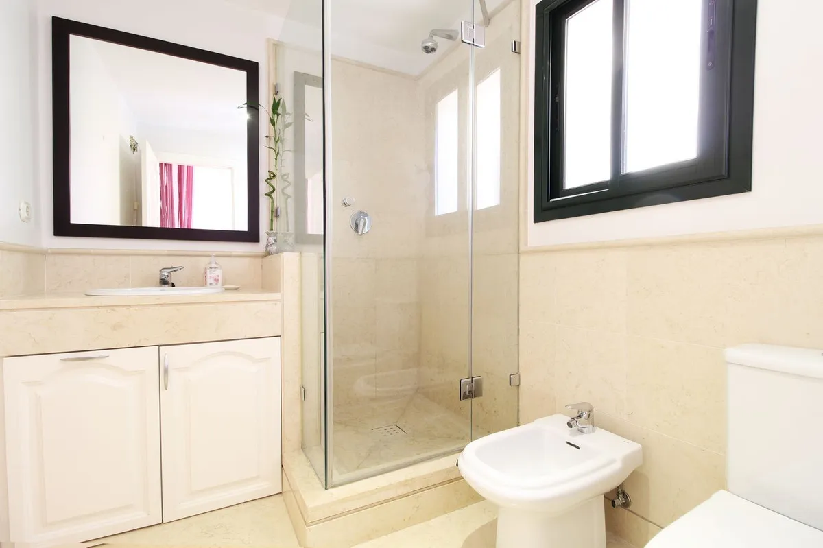 1fa06c16-fb42-48d6-b72d-e44973bdedad