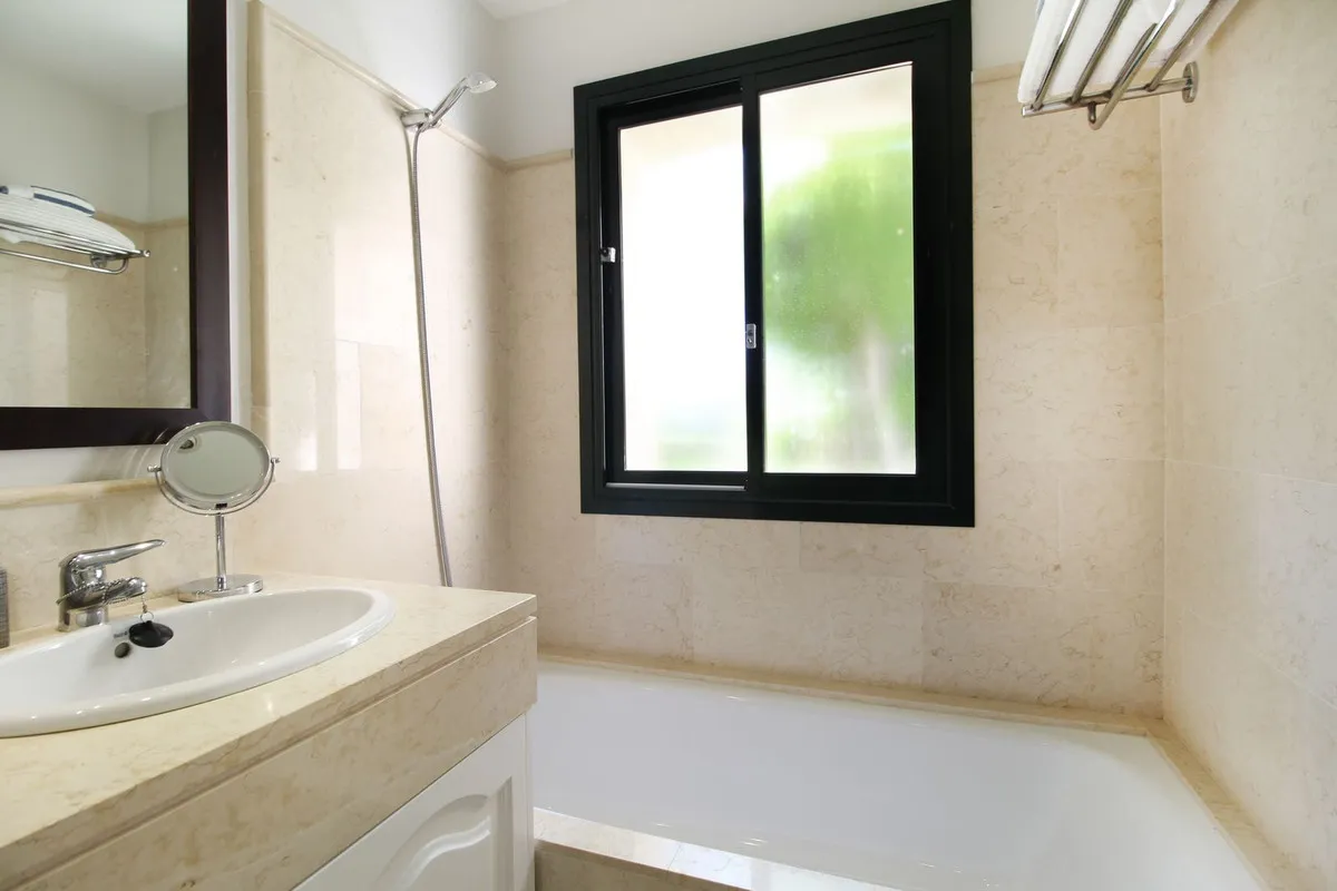 f1966201-4057-4c51-96a8-ebe2e625d66a