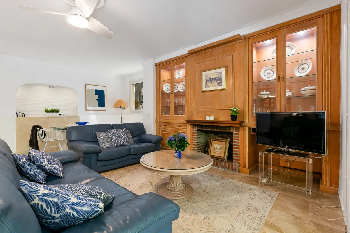 6bda9098-f931-4d26-9644-c1e2f981a31f