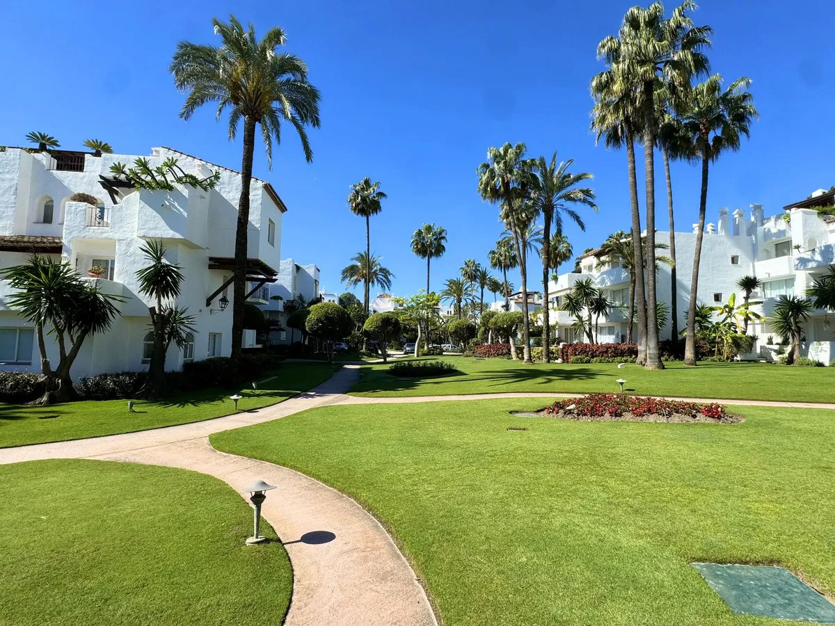 173f43bf-56a8-40b7-a1c5-127204960d54