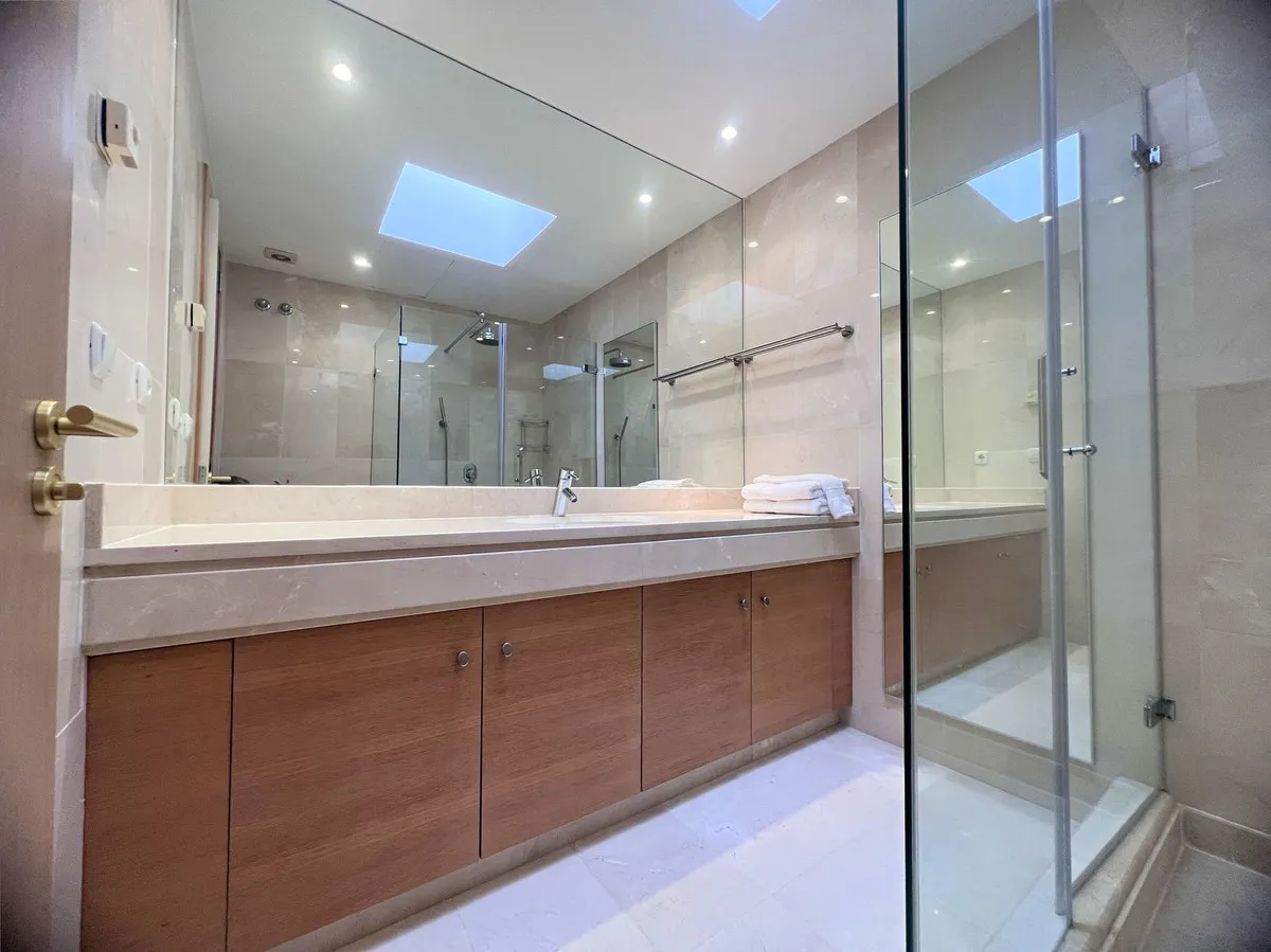 48196c51-8c17-40b3-a5ce-9d3494fcaa05