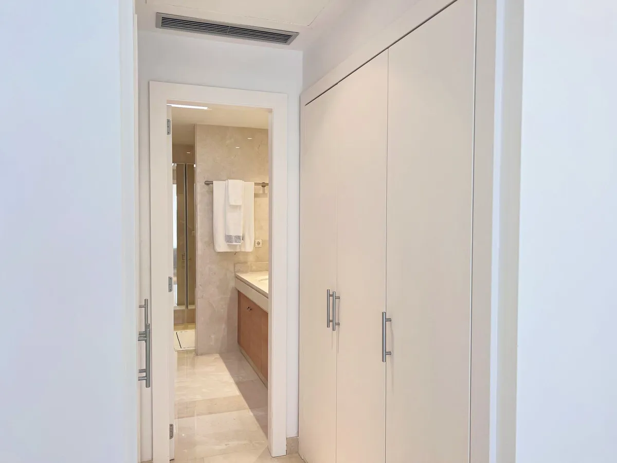 d4b23db8-0045-447f-b930-75cf339df3fb