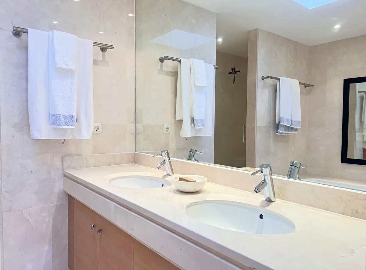 ecc2c1f3-7410-485d-a88f-1edba6c931e8