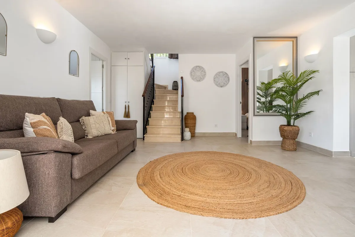 06df77b6-8a40-401d-a8c9-9166b786b4d0