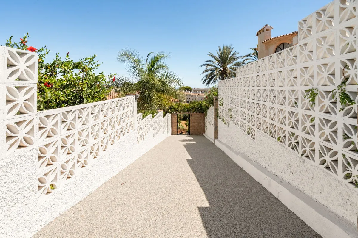 08f1d2ae-2cfd-4ddc-a6c7-217c1d53a237