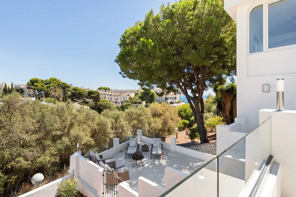 64b3933d-6bd2-443f-b711-82ed883fe69a