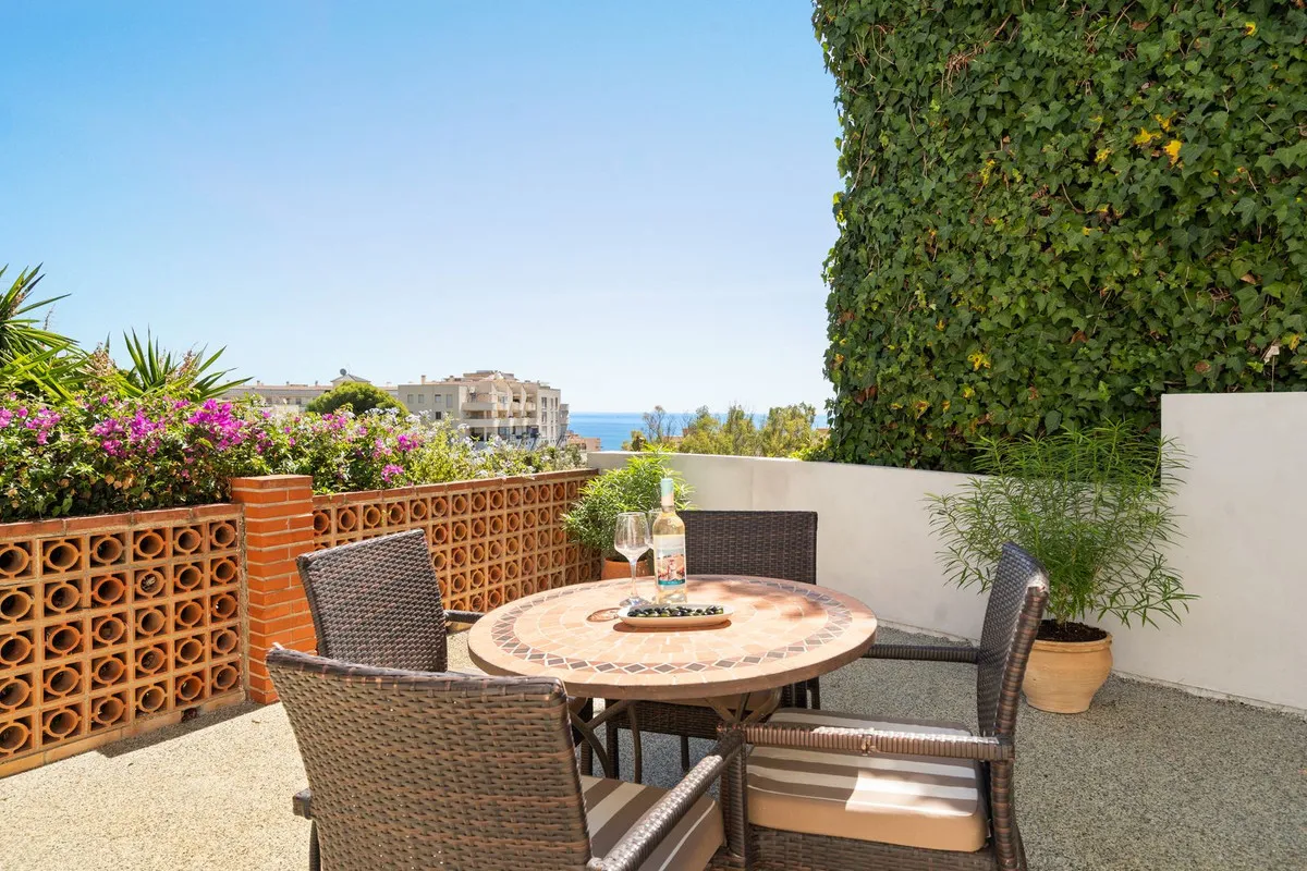 8374d9b1-cc1f-4ffa-87f0-ed5acda1f412