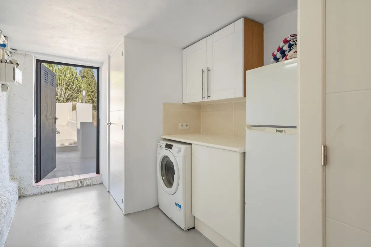 8d07add1-4c63-43f5-84e6-8709878ced93