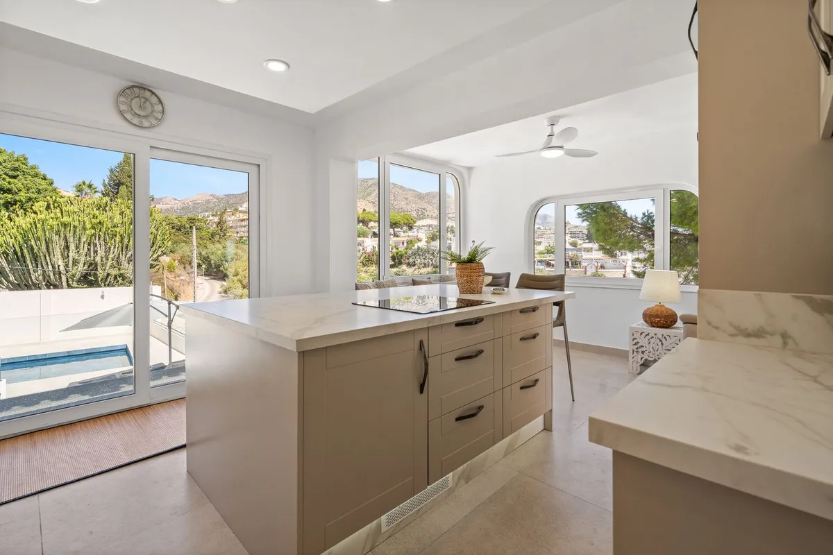 e6e4c7c7-19ee-40dd-bd30-29c0032d0094