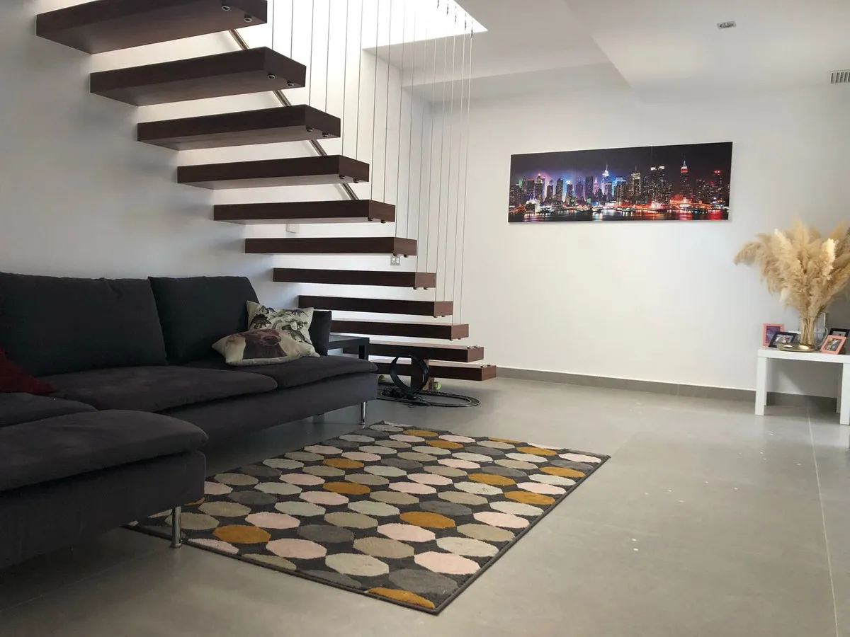 0f378a0b-a5b4-4f65-8f84-52417c06dbe8