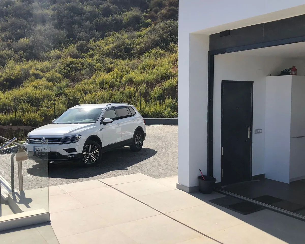 12ea4705-06d4-473c-9800-88efcbd956e0