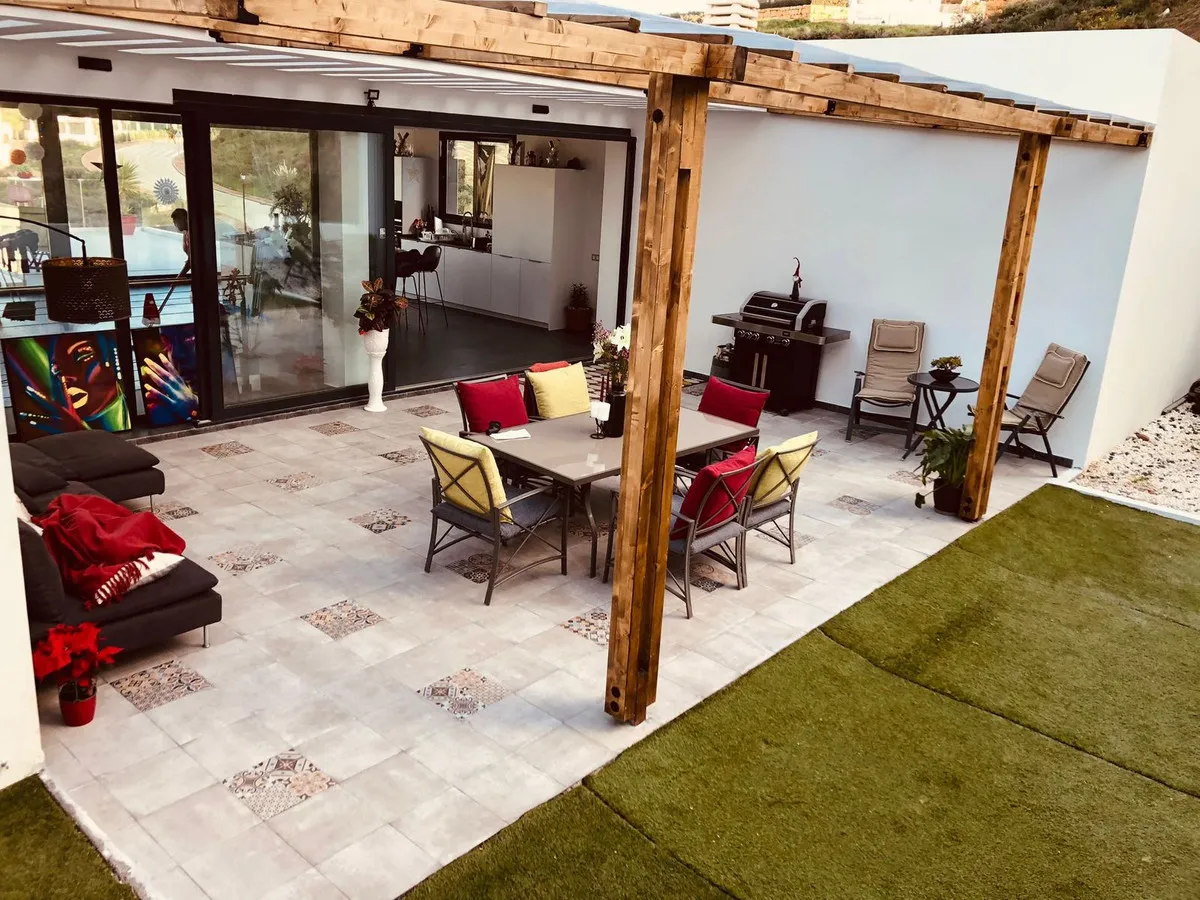 2edbdf0d-80c1-47ff-9757-1b94fc0745b2