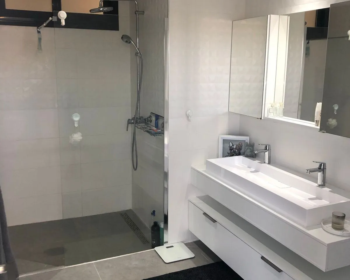 bf7f8b82-c519-4a66-b3aa-c6e3cbe8b193