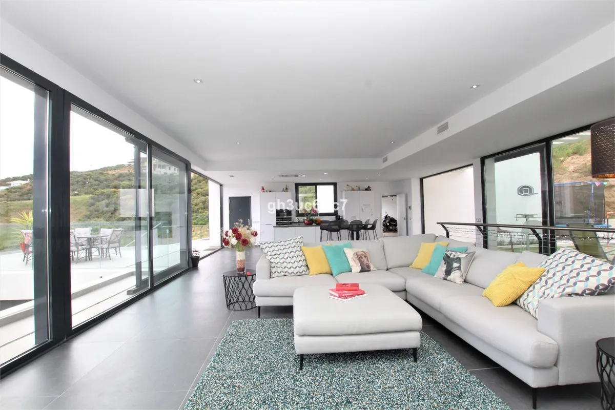 c8ab89ec-db1b-48da-a478-e26a307d7828