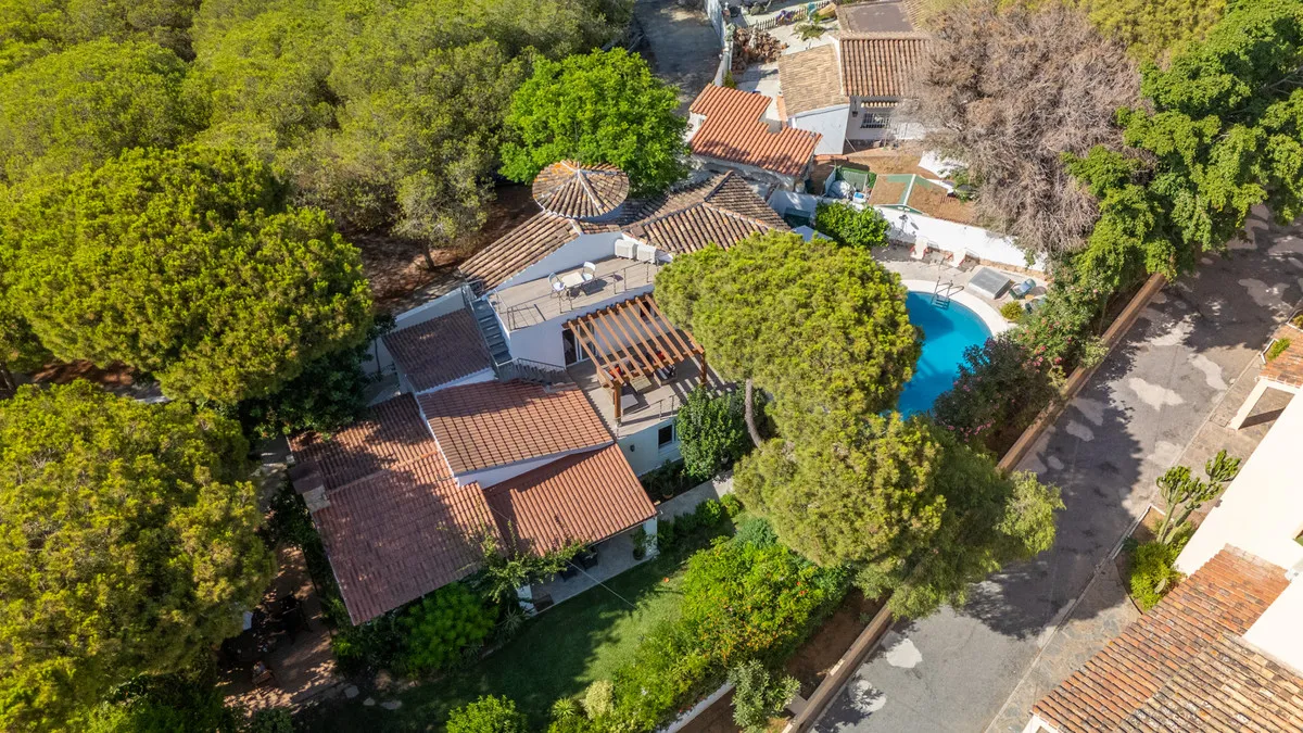 05e04867-8c6a-4f02-bf09-e9e1195d6ab2