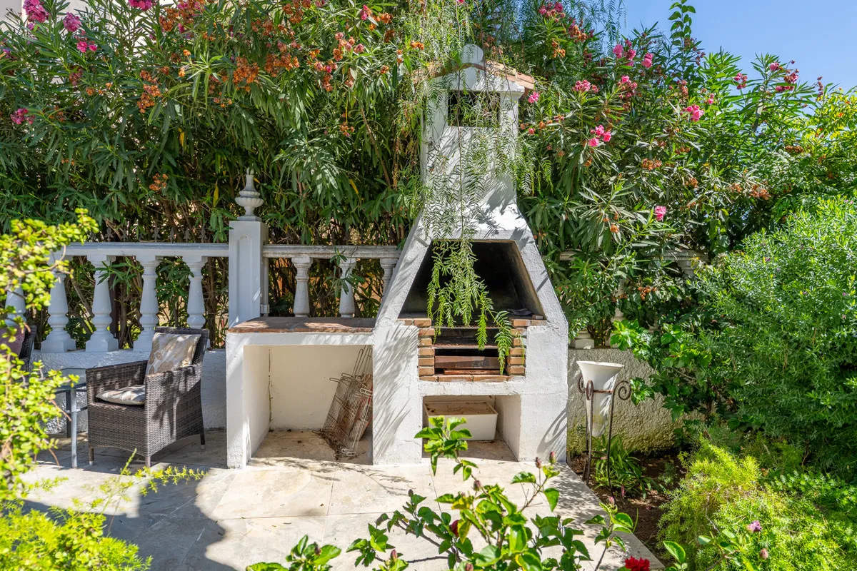 16c09d6f-1f65-4f35-a679-c0d61cffc7af