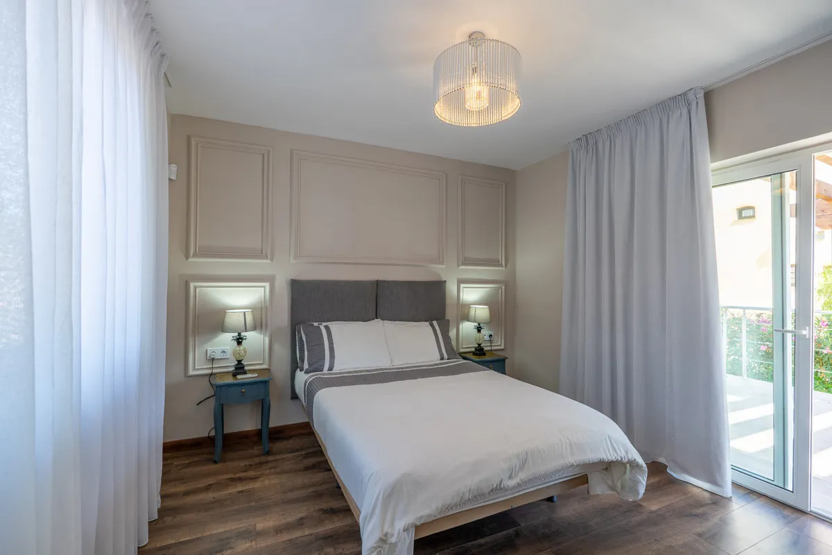 8e826823-e1ec-47c3-ae3d-6fe9a46d2e55