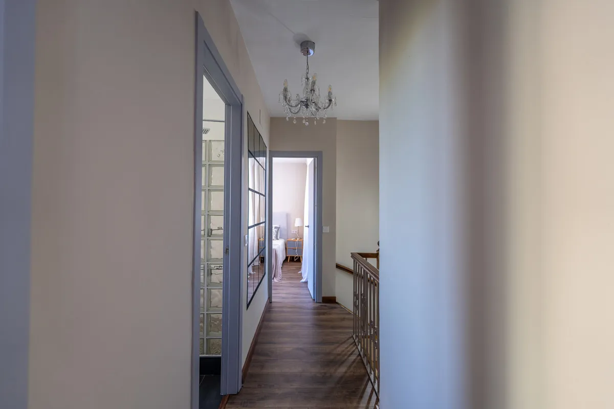 a8ee4c5c-76bd-4ab4-a551-470446f4082e