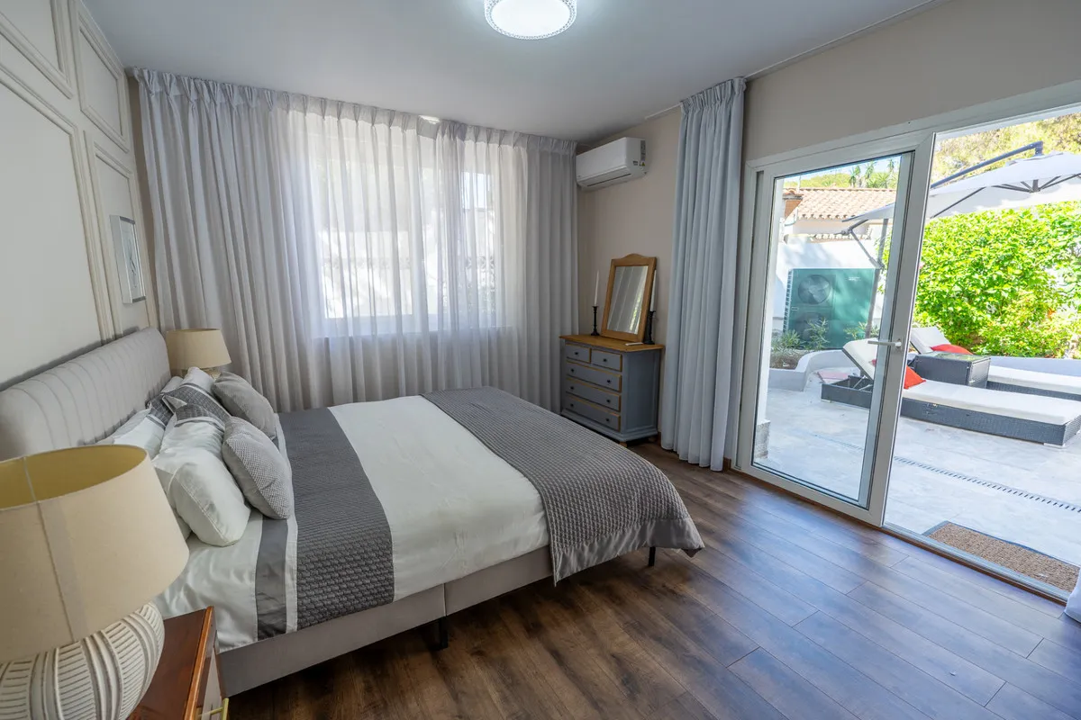 c9909c67-37a5-49ec-accd-b236e01efd25