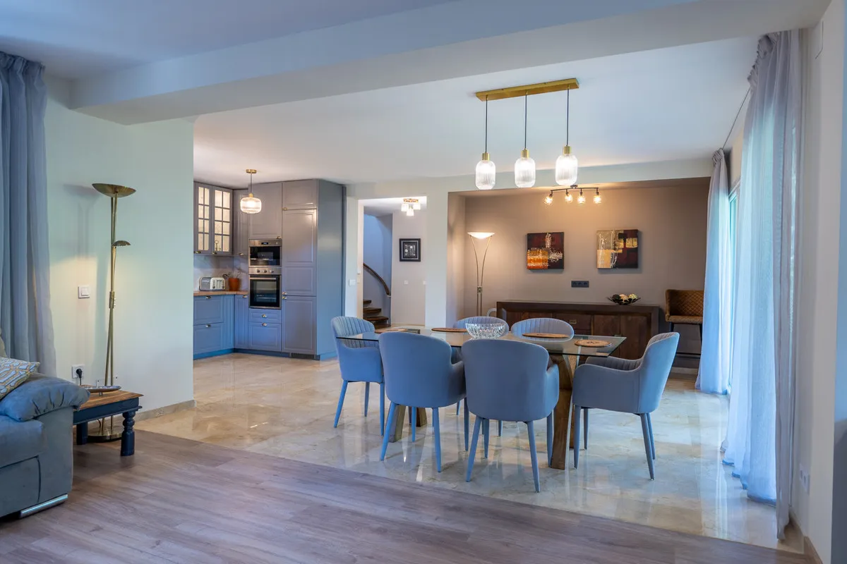 f9336e04-e9a4-439c-a1e2-cb0f8f9b106d