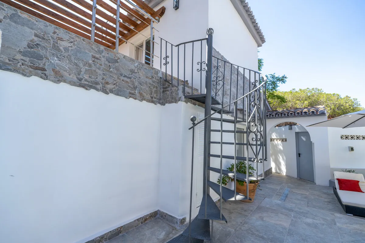 fb7ff544-a0ea-4a24-af4b-33e336d47ee7