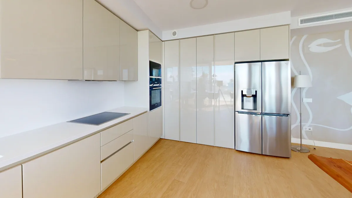 e2524530-3b5b-4016-b47d-0c6c3971f72f