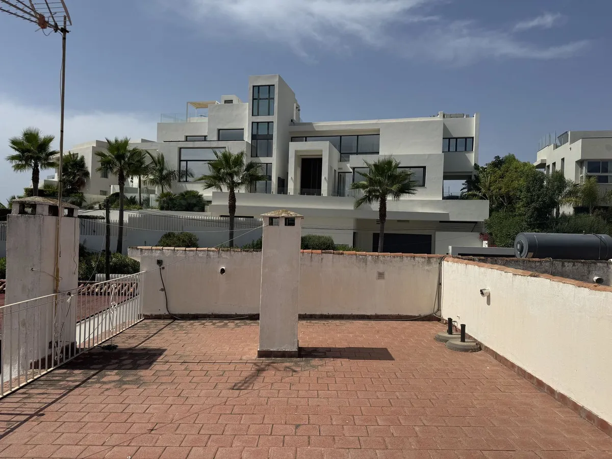 00a4f524-cc36-46f5-901f-b7216e270c3b