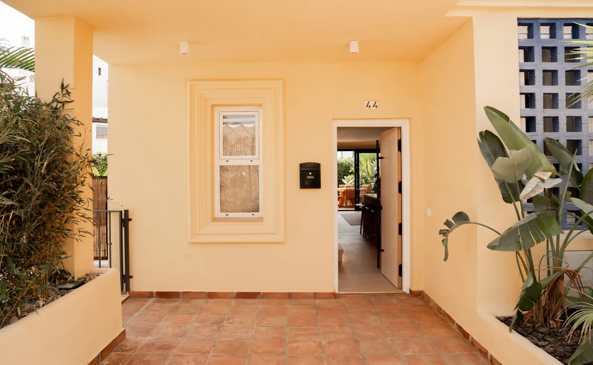 80e08062-08f4-4363-84e9-75ef869bcd37