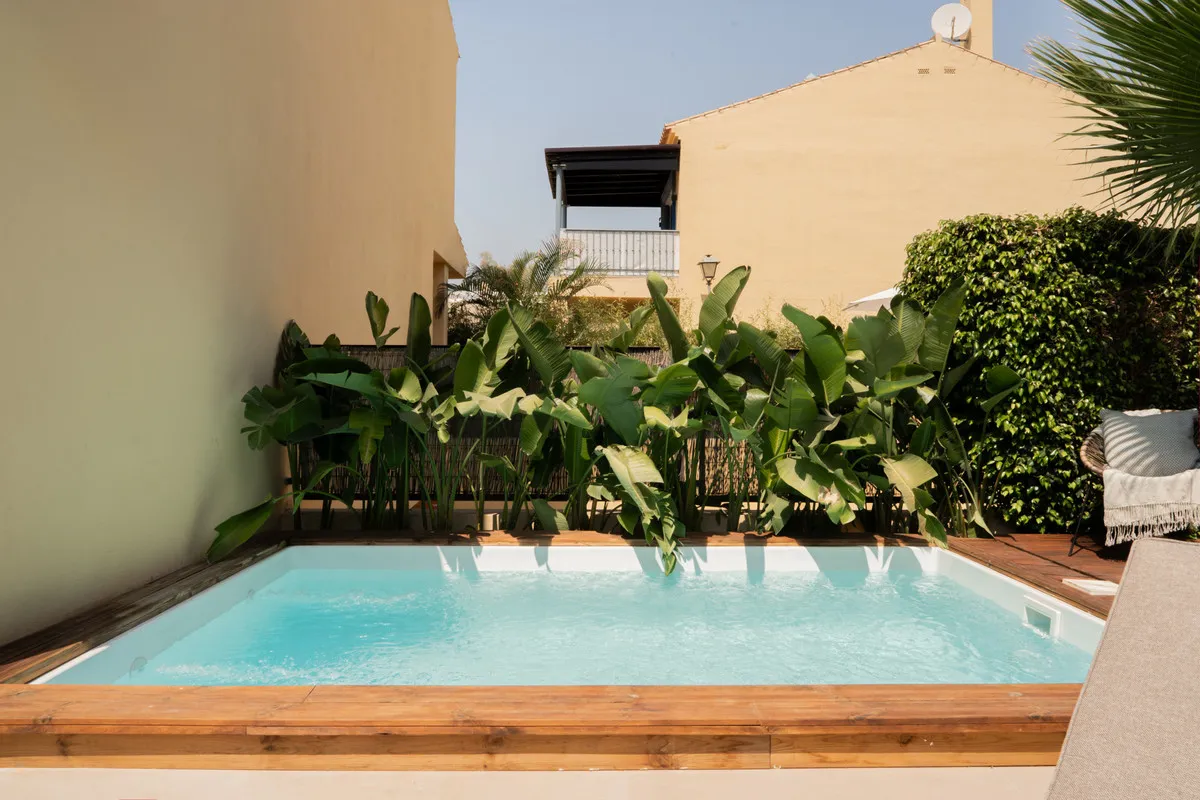 9eaeb447-1eb0-45a2-946c-5c2283a64055