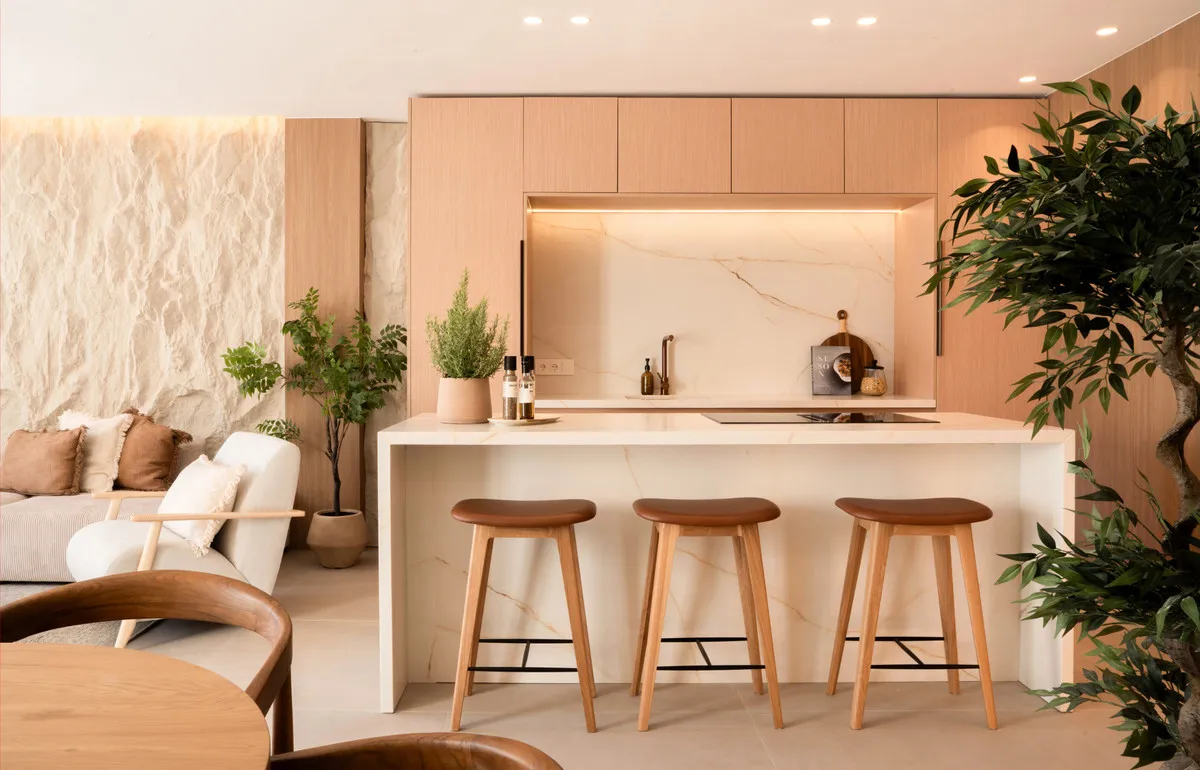 dbfbec94-4e23-4929-aadb-0e03537b0805