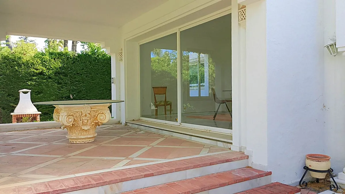 b4125d98-34c9-4034-9587-1b988b66e08c