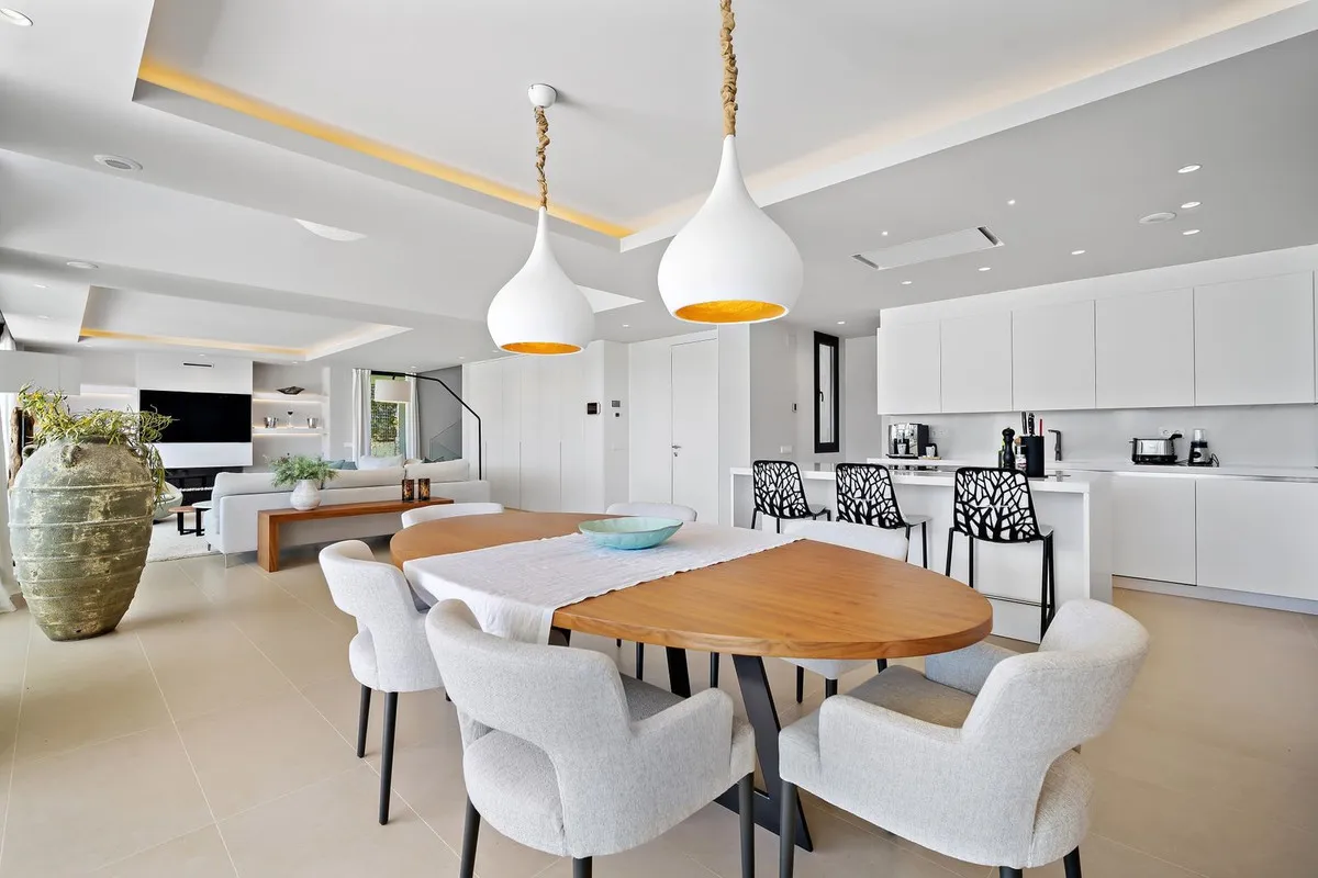 341e46f6-b87a-45b2-9ef9-618dc591b2cb