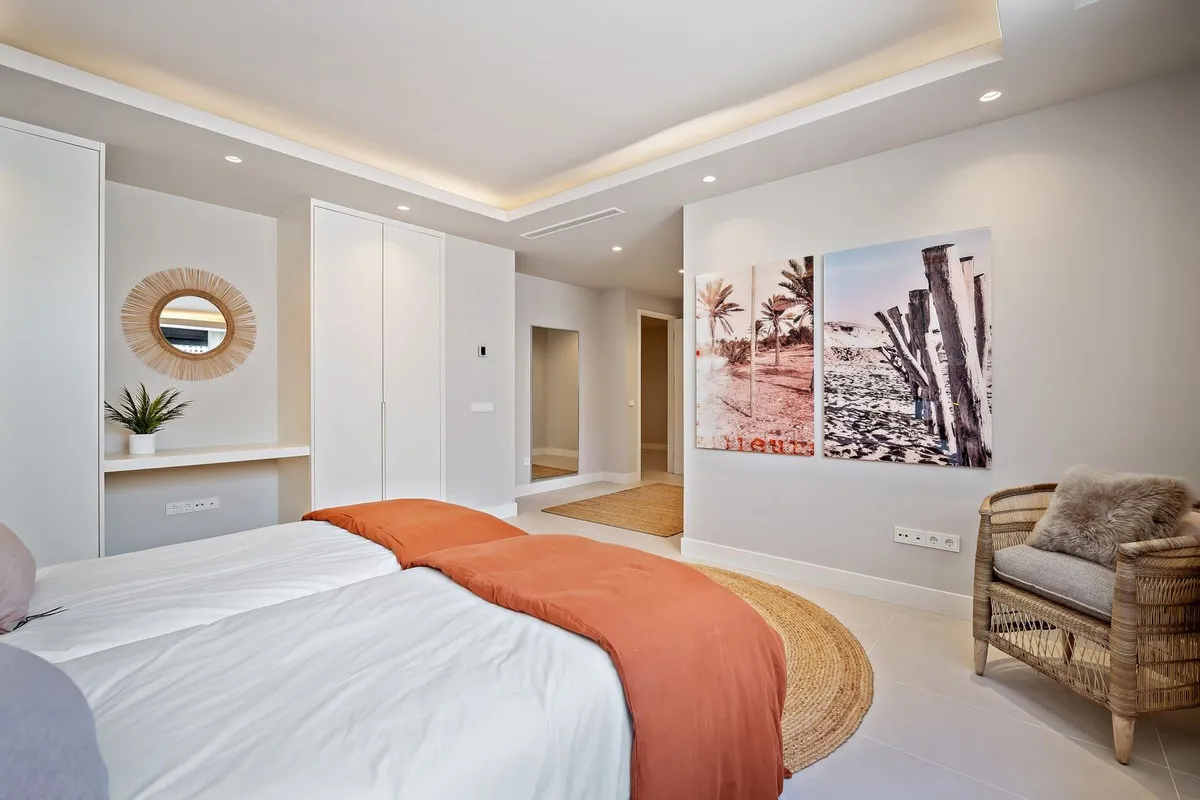 889373e0-bdc6-4b87-85b0-19722a3f8d8e