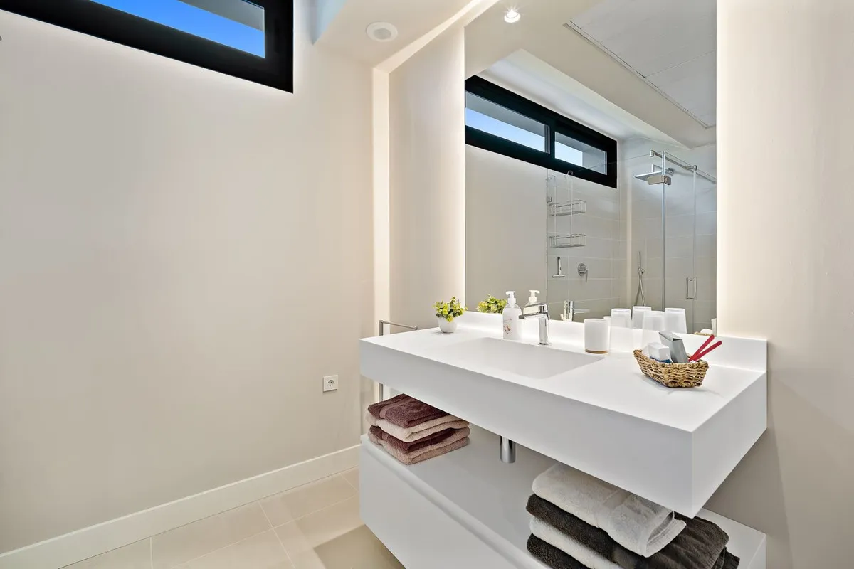 9c769602-81c9-4bd4-81f9-ae4795a9e668