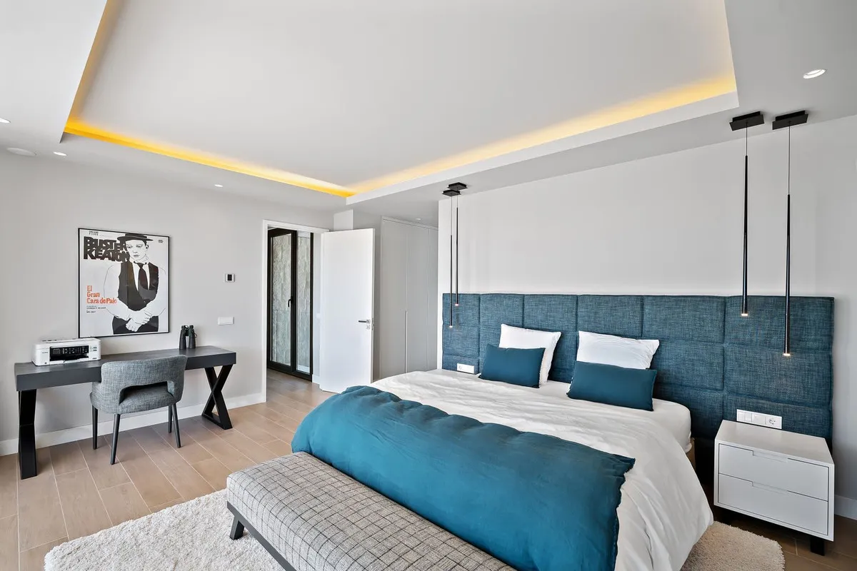 afdfd77a-f09a-44fc-9aec-ac833f1e4cd1