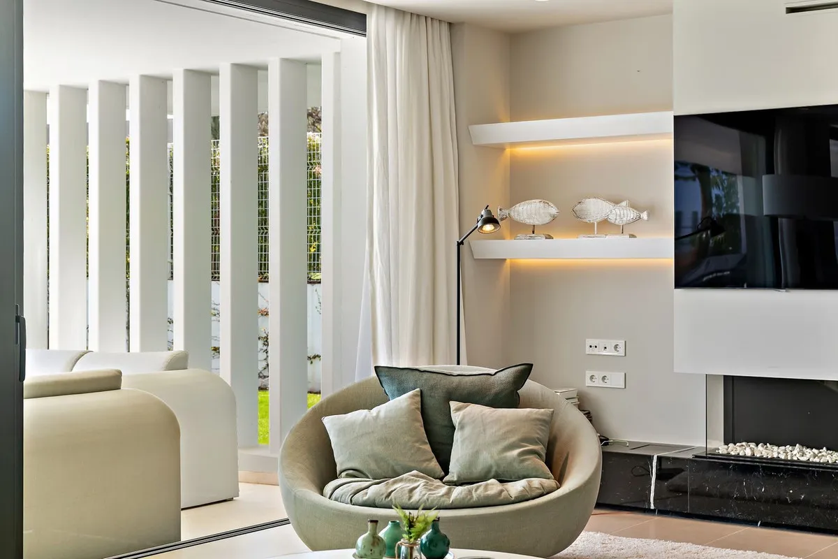 d970bd57-ee7f-4bf6-ade9-29d706eb5198