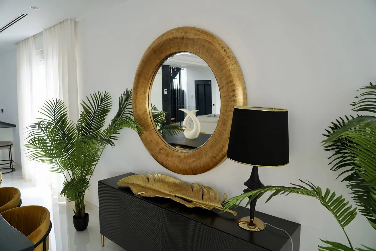 2aba83f8-ce8b-42dd-b34b-eb9cae74f28e