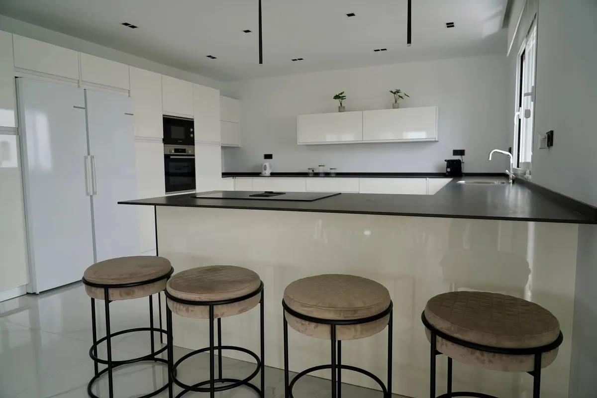 584056d4-652d-42a8-8577-18202a615a38