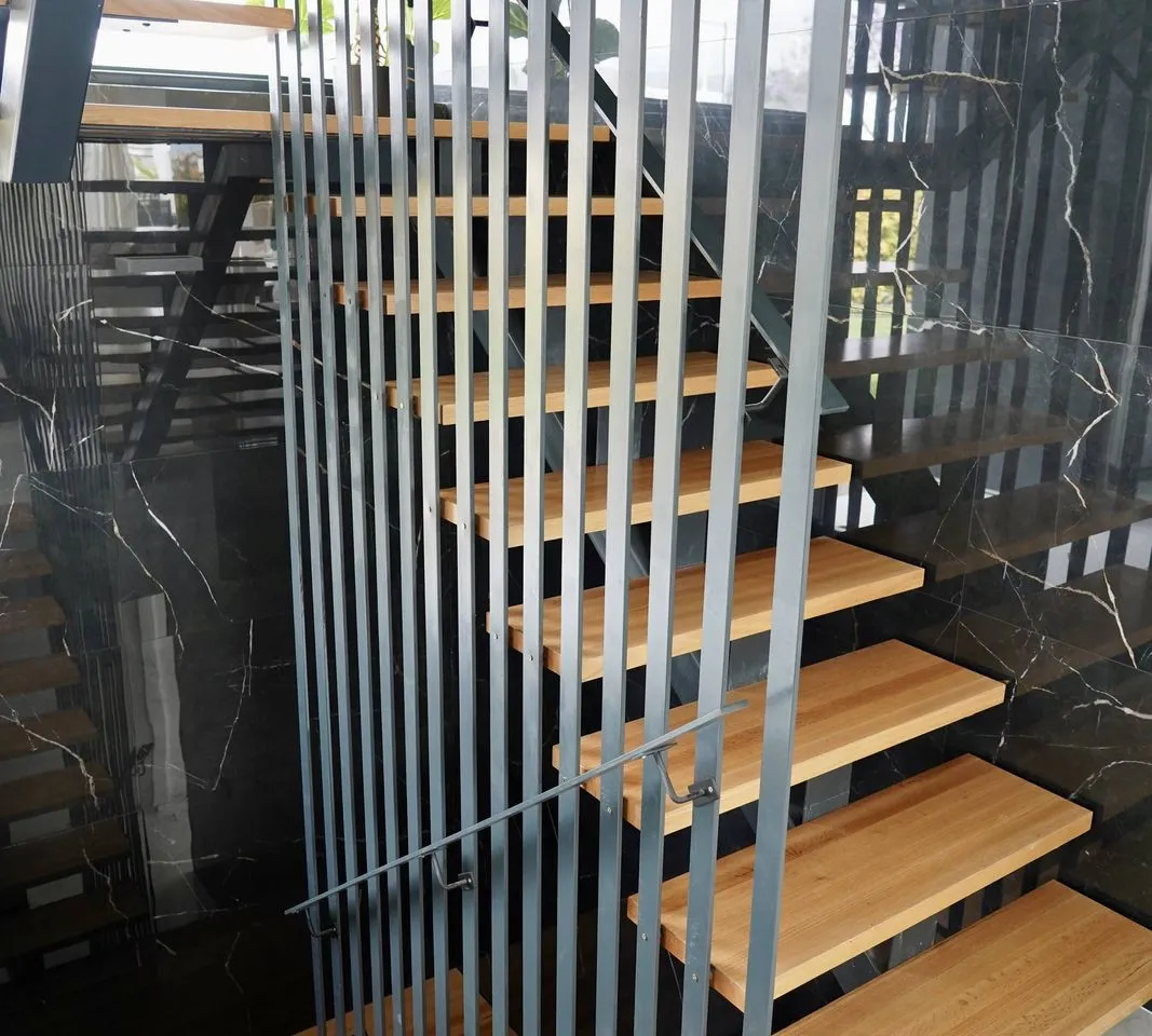 6a353458-4bd9-403b-b884-741b2a2e5b37