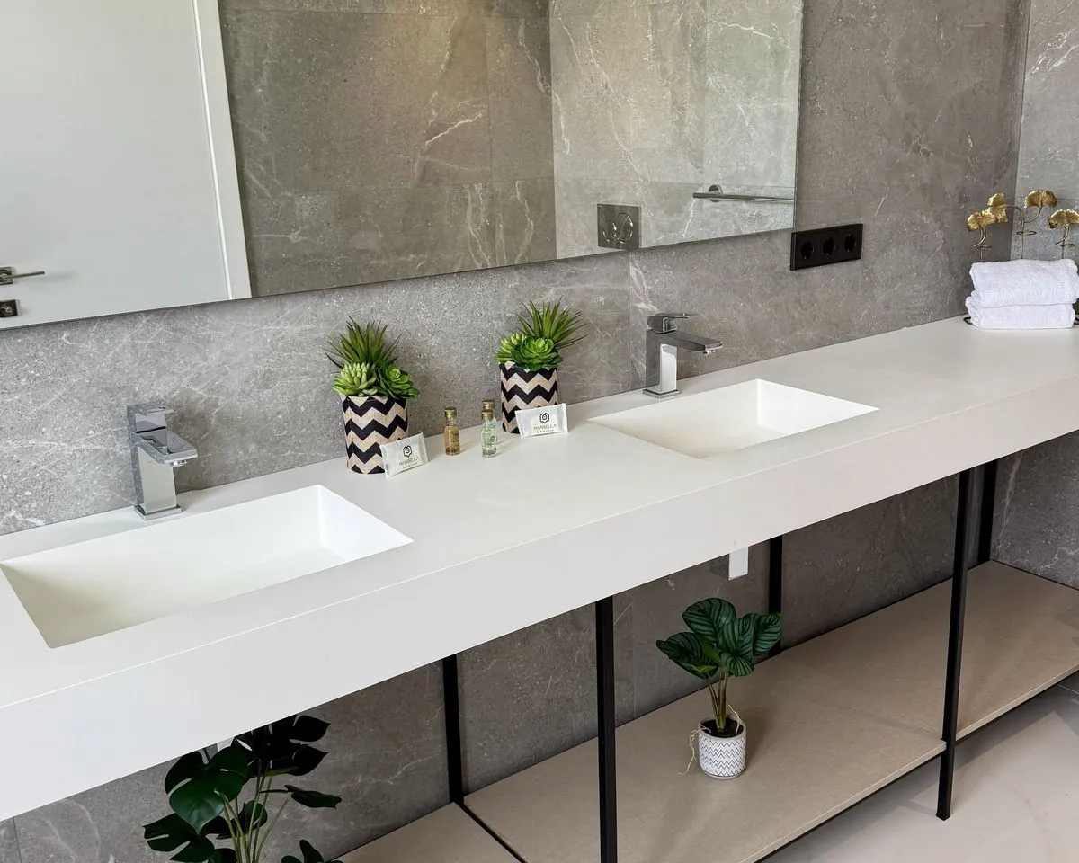 c2a1635b-3332-436e-8b0c-506dd608a7af