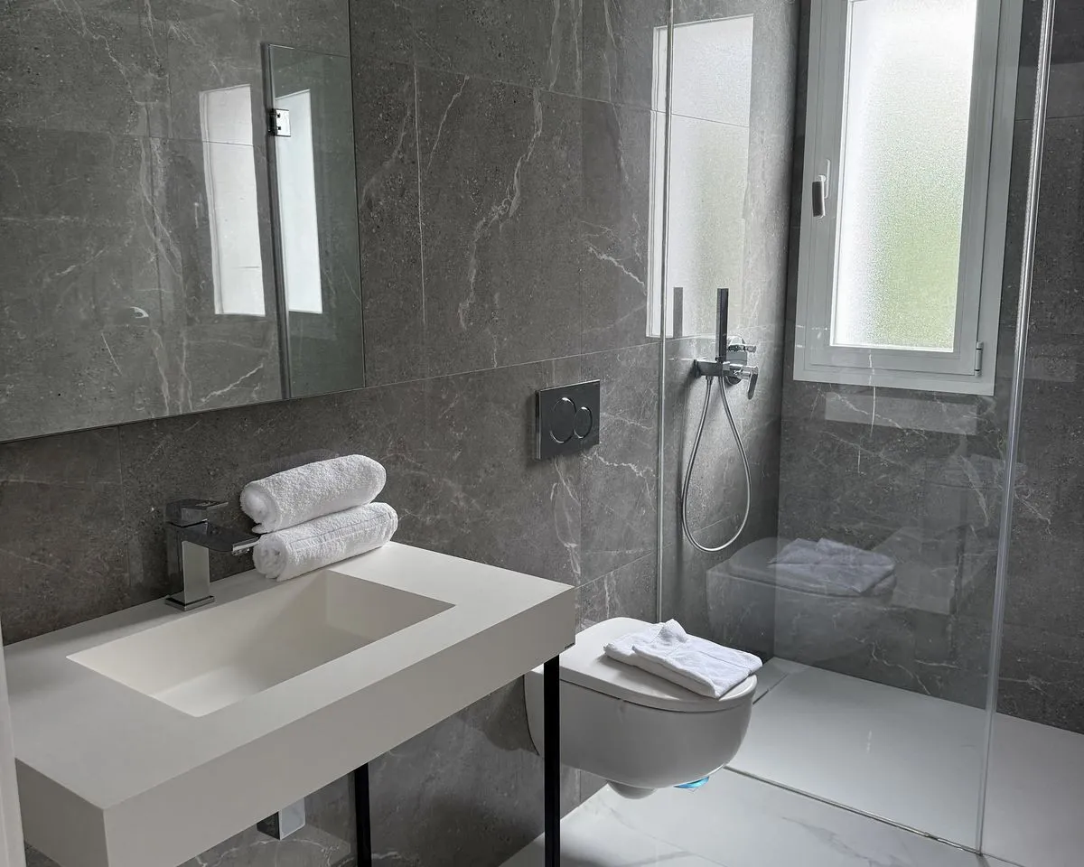 e17c09f5-69dc-4696-a609-9d9940220129