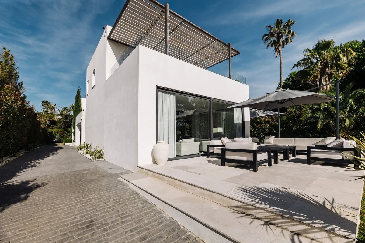 c117039f-70b2-4fe5-b8a5-31aa3b49f74e